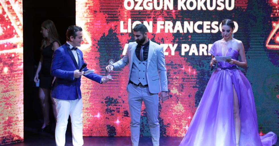 LİON FRANCESCO AFROZY PARFÜM YILIN KOKUSU SEÇİLDİ.