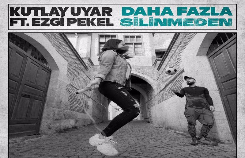 Kendi Olmaktan Vazgeçenlere Adanmış Bir Şarkı: ‘Daha Fazla Silinmeden’