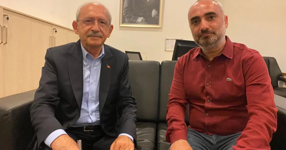 Saymaz programda yaşananları anlattı: “Kılıçdaroğlu’nun kulise çağırıp çay ikram ettiği AKP’li genç, aktroller tarafından linç edildi”