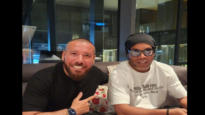 Menajer Engin Erdem, Ronaldinho ile bir araya geldi