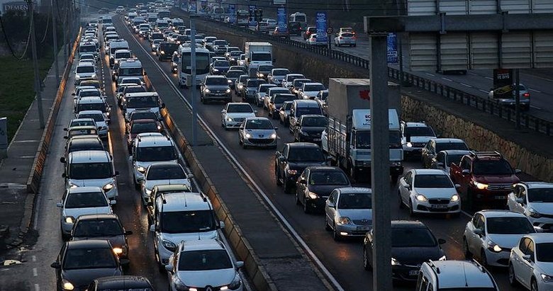 İzmir’deki grev trafiği kilitledi