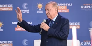 Cumhurbaşkanı Erdoğan, miting sonrası Murat Kurum’u sahneye çağırdı, görevli uyardı