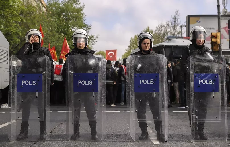 İstanbul’da 1 Mayıs: Taksim’e çıkışlar yasak, 42 bin polis görevlendirildi