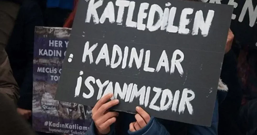 Bir kadın daha katledildi… Evine giderken silahlı saldırıya uğradı!