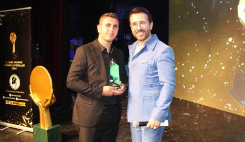 Gazeteci Mehmet Tekin’e ‘Yılın En Başarılı Yerel Gazetecisi’ plaketi verildi!