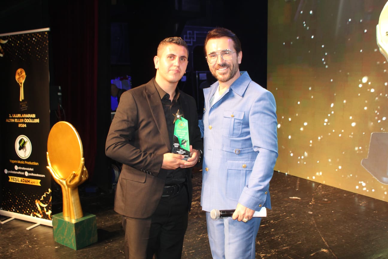 Gazeteci Mehmet Tekin’e ‘Yılın En Başarılı Yerel Gazetecisi’ plaketi verildi!