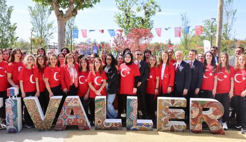 Öğreten Adımlar’dan Gaziantep’te 150 Öğretmenle Zeybek Gösterisi
