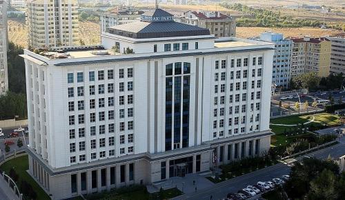 AK Parti kampa giriyor