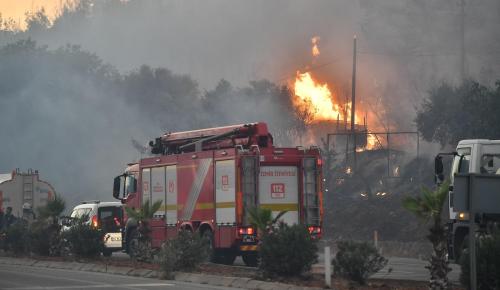 İzmir’in dört bir yanı alevlere teslim… Ciğerlerimiz yanıyor