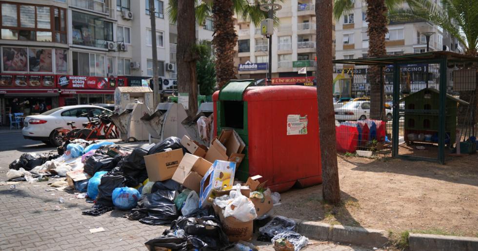 Uzmanından kritik uyarı: Biriken çöpler İzmirliler’in sağlığını tehdit ediyor!
