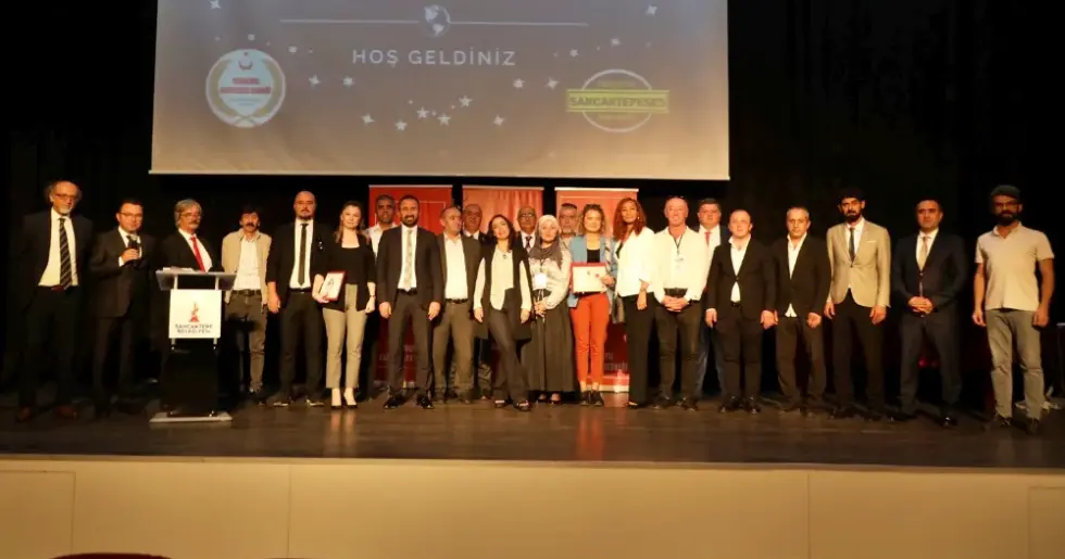 ‘Eğitime Değer Katanlar’ Ödülleri Sahiplerini Buldu