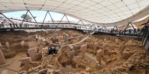 Göbeklitepe’de Neolitik Çağ’a Ait İnsan Heykeli Keşfedildi