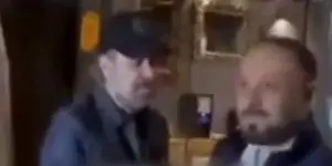 Nejat İşler’e Kafa Atan Muhabir Özür Diledi