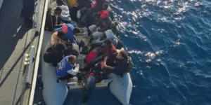İzmir Dikili Açıklarında Göçmen Operasyonu: 17 Kişi Kurtarıldı