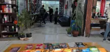 Berber Dükkanını Kütüphaneye Çevirdi