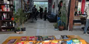 Berber Dükkanını Kütüphaneye Çevirdi