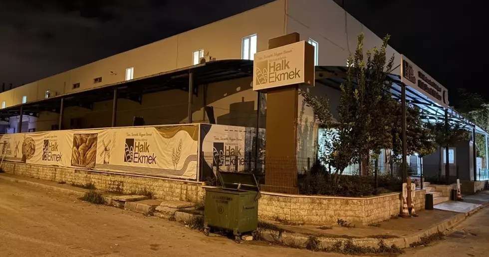 Halk ekmek fabrikasında fare skandalı!Halk ekmek fabrikasında fare skandalı!