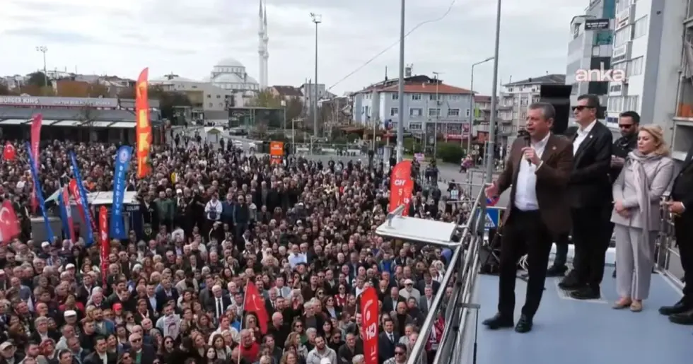 Özgür Özel’den Çağlayan Adliyesi Önünde Sert Mesajlar