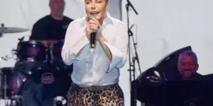 Ünlü sanatçı yoğun bakımda