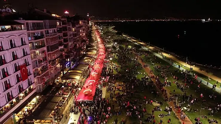 İzmir, Cumhuriyet’in 102. Yılını Coşkuyla Kutlamaya Hazırlanıyor