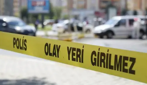 İzmir’de Sahipsiz Köpeğe Ateş Açmak İstedi, Yoldan Geçen Çifte İsabet Etti: 1 Ölü, 1 Yaralı