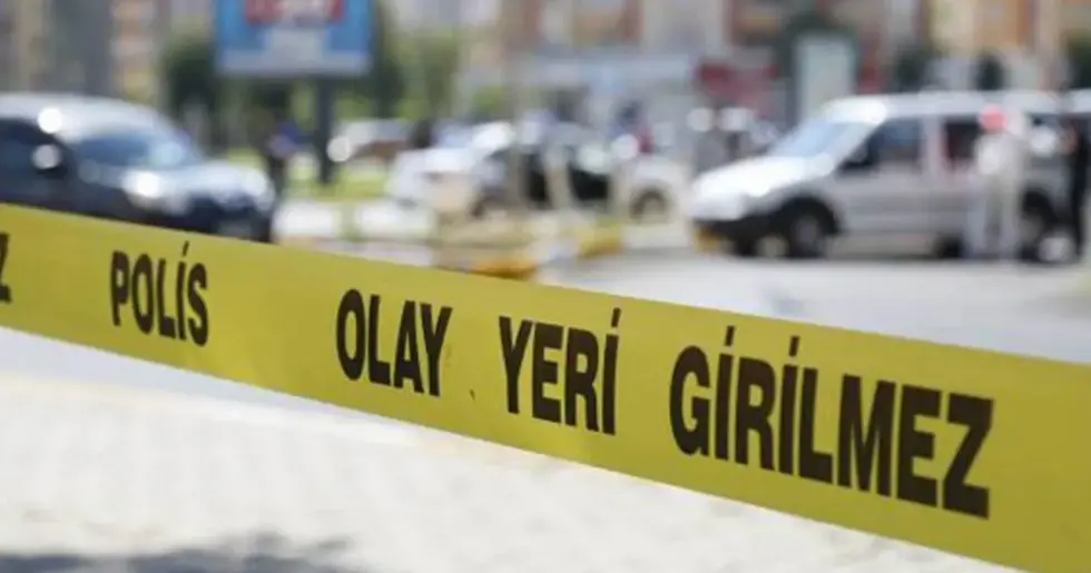 İzmir’de Sahipsiz Köpeğe Ateş Açmak İstedi, Yoldan Geçen Çifte İsabet Etti: 1 Ölü, 1 Yaralı