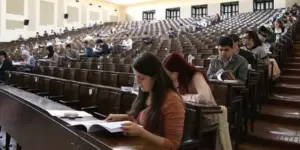 Üniversitelerde 3 Yılda Mezuniyet Gündemde