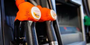Motorine Gece Yarısı İndirim: Pompalarda Yeni Fiyatlar