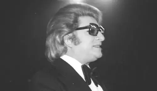 Zeki Müren Biyografi Filminin Tanıtımına Yasak