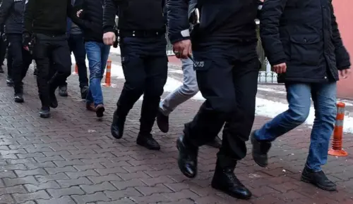 İzmir Merkezli 17 İlde Dev Siber Operasyon