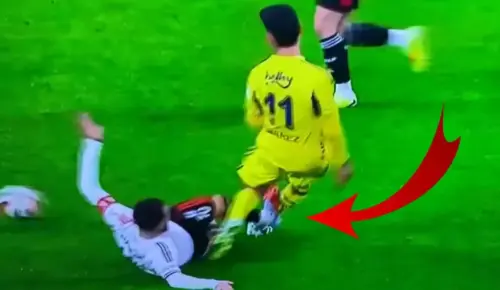 Beşiktaş-Fenerbahçe Derbisinde Üst Üste Kırmızı Kartlar