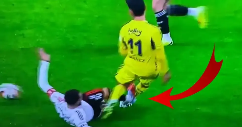 Beşiktaş-Fenerbahçe Derbisinde Üst Üste Kırmızı Kartlar