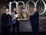 Ödül Gecesinde Atatürk Portresinin Satılmasına Ünlü İş Adamından Engel