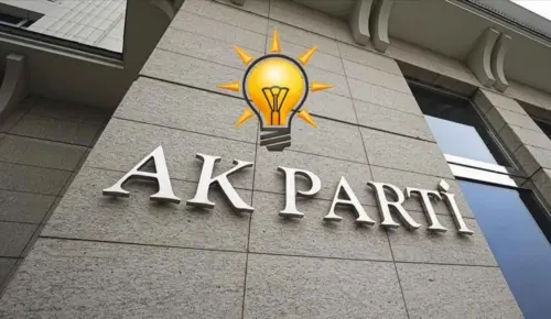 AK Parti’de dikkat çeken istifa: İhbar gibi açıklama