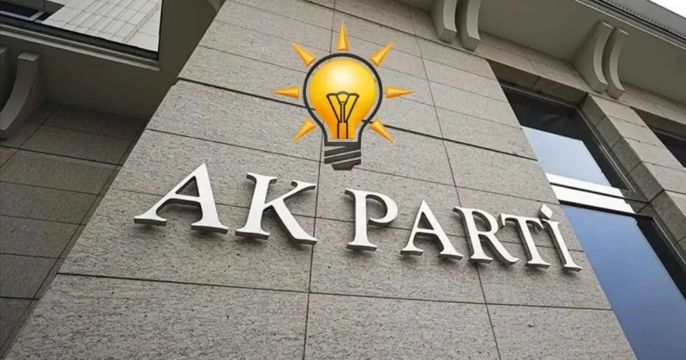 AK Parti’de dikkat çeken istifa: İhbar gibi açıklama