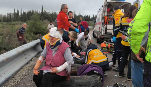 Antalya’da can pazarı! Yolcu otobüsü devrildi: Çok sayıda ölü ve yaralı var
