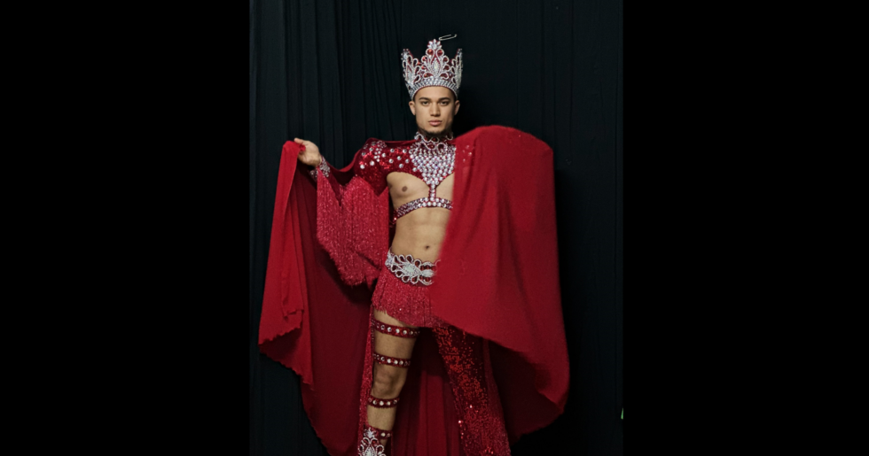 İzmir gecelerinin yeni yıldızı Emre Aşık, sahneleriyle zirvede