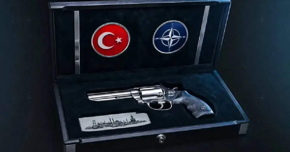 Erdoğan’dan NATO liderlerine ‘tabanca’ hediyesi