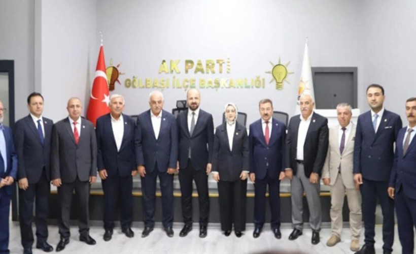Ankara’da 6 CHP belediye meclis üyesi AK Parti’ye geçti