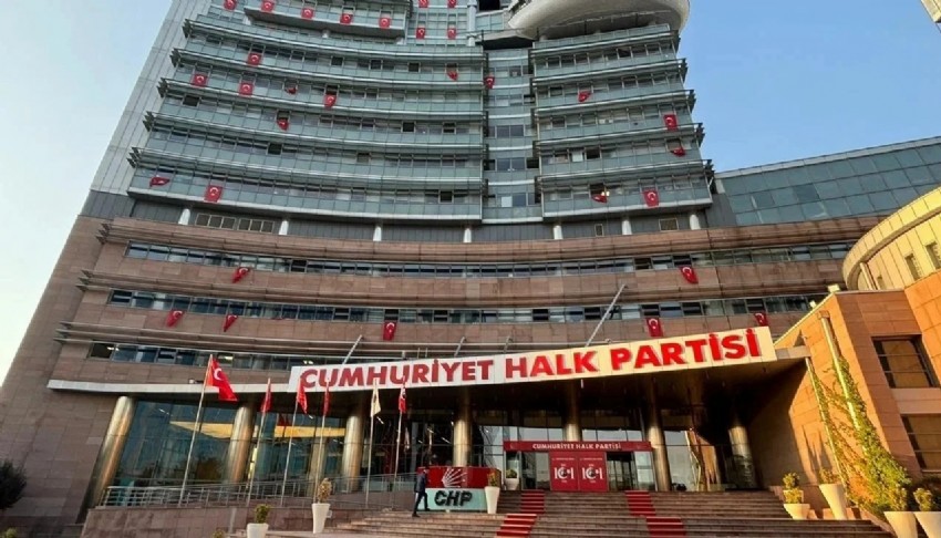 CHP’de genel başkanlık yarışında ilk adaylık açıklaması geldi
